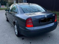 Brugt Skoda Superb 131 HK (96 kW) 2003 Grå Sedan