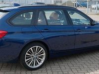 Gebraucht BMW 330 Luxury Line 252 PS (185 kW) 2018 Blau Kombi