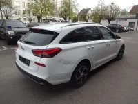 Gebraucht Hyundai i30 Intro Edition 120 PS (88 kW) 2020 Weiß Kombi