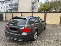 Gebraucht BMW 320 150 PS (110 kW) 2007 Grau Kombi