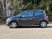 Gebraucht Renault Twingo Initiale Paris 75 PS (55 kW) 2013 Perlmuttschwarz Kleinwagen