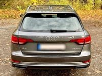 Gebraucht Audi A4 Comfort 245 PS (180 kW) 2019 Grau Kombi