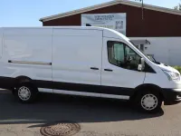 Gebraucht Ford Transit Trend 170 PS (125 kW) 2022 Weiß Limousine