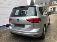 Gebraucht VW Touran Highline 150 PS (110 kW) 2017 Silber Van / Kleinbus
