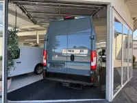 Gebraucht Peugeot Boxer 165 PS (121 kW) 2023 Grau Van
