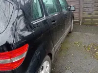 Gebraucht Mercedes B180 109 PS (80 kW) 2011 Schwarz Kleinwagen