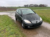 Gebraucht Mercedes A180 109 PS (80 kW) 2011 Schwarz Limousine
