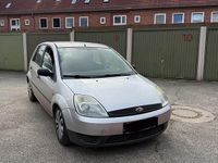Gebraucht Ford Fiesta 60 PS (44 kW) 2004 Silber Kleinwagen