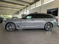 Gebraucht BMW 530 Luxury Line 286 PS (210 kW) 2022 Berninagrau bernsteineffekt Kombi