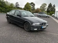 Gebraucht BMW 316 99 PS (72 kW) 1990 Schwarz Limousine