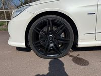 Gebraucht Mercedes E500 Elegance 408 PS (300 kW) 2012 Weiß Coupé