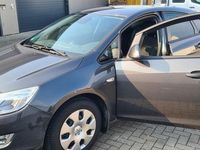 Gebraucht Opel Astra 115 PS (84 kW) 2011 Braun Limousine