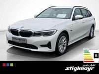 Gebraucht BMW 330e Advantage 292 PS (214 kW) 2022 Alpinweiss Kombi