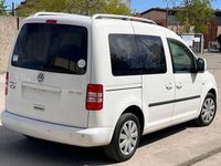 Second-hand VW Caddy Highline 140 CP (102 kW) 2013 Alb Monovolum