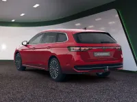 Gebraucht VW Passat Elegance 150 PS (110 kW) 2025 Rot / chilirot Kombi