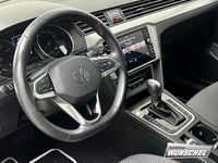 Gebraucht VW Passat Basis 150 PS (110 kW) 2023 Grau Kombi