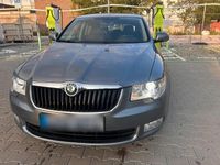 Gebraucht Skoda Superb 160 PS (117 kW) 2010 Grau Limousine