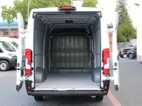 Gebraucht Peugeot Boxer 140 PS (102 kW) 2025 Weiß Van