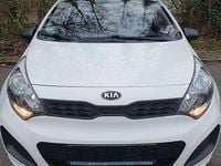 Gebraucht Kia Rio Attract 86 PS (63 kW) 2012 Weiß Limousine