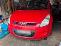 Gebraucht Hyundai i20 77 PS (56 kW) 2009 Rot Kleinwagen