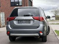 Gebraucht Mitsubishi Outlander 150 PS (110 kW) 2016 Grau SUV