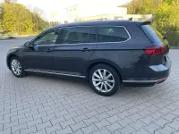 Gebraucht VW Passat Highline 150 PS (110 kW) 2021 Mangangrau metallic Kombi