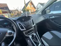 Gebraucht Ford Focus Trend 101 PS (74 kW) 2014 Schwarz Kombi