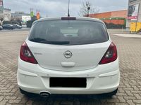 Gebraucht Opel Corsa Color Edition 101 PS (74 kW) 2011 Weiß Kleinwagen