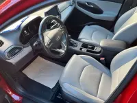 Gebraucht Hyundai i30 Premium 140 PS (102 kW) 2017 Rot Limousine