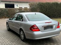 Gebraucht Mercedes E220 150 PS (110 kW) 2005 Silber Limousine