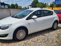 Gebraucht Opel Astra Edition 110 PS (80 kW) 2014 Weiß Kleinwagen