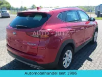 Gebraucht Hyundai Tucson Trend 116 PS (85 kW) 2020 Rot SUV