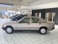 Gebraucht Mercedes 190 118 PS (86 kW) 1987 Gold Limousine