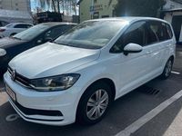 Gebraucht VW Touran Trendline 110 PS (80 kW) 2016 Pure white Van / Kleinbus