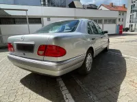 Gebraucht Mercedes E240 Elegance 170 PS (125 kW) 1998 Silber Limousine