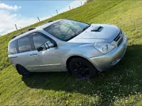Gebraucht Kia Carnival 185 PS (136 kW) 2007 Silber Van / Kleinbus