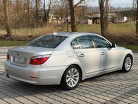 Gebraucht BMW 525 197 PS (144 kW) 2007 Silber Limousine