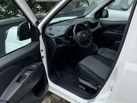 Gebraucht Fiat Doblò 95 PS (69 kW) 2019 Weiß Van / Kleinbus