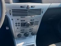 Second-hand Opel Astra 105 CP (77 kW) 2008 Albastru Coupe