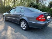 Second-hand Mercedes E320 Elegance 224 CP (164 kW) 2006 Albastru Berlinǎ