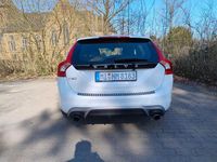 Gebraucht Volvo V60 R-Design 152 PS (111 kW) 2018 Weiß Kombi