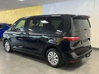 Gebraucht VW Multivan Basis 150 PS (110 kW) 2024 Schwarz Van / Kleinbus
