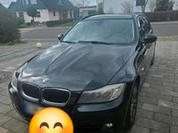 Gebraucht BMW 320 163 PS (119 kW) 2012 Schwarz Kombi