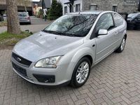 Gebraucht Ford Focus Style 125 PS (91 kW) 2007 Polarsilber metallic Kleinwagen