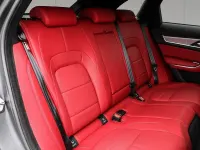 Second-hand Jaguar F-Pace R-Dynamic 304 CP (223 kW) 2022 Negru SUV
