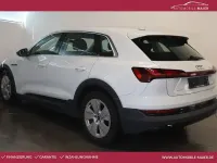 Gebraucht Audi e-tron Sport 300 kW (408 PS) 2023 Gletscherweiã metallic SUV