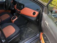 Gebraucht Hyundai i10 Trend 67 PS (49 kW) 2016 Grau Kleinwagen