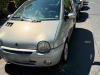 Używany Renault Twingo 75 KM (55 kW) 2005 Szary Hatchback