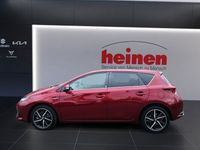 Gebraucht Toyota Auris Hybrid Team 99 PS (72 kW) 2019 Rot Limousine