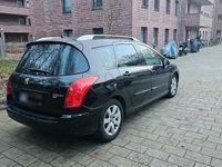 Gebraucht Peugeot 308 Active 112 PS (82 kW) 2013 Schwarz Kombi